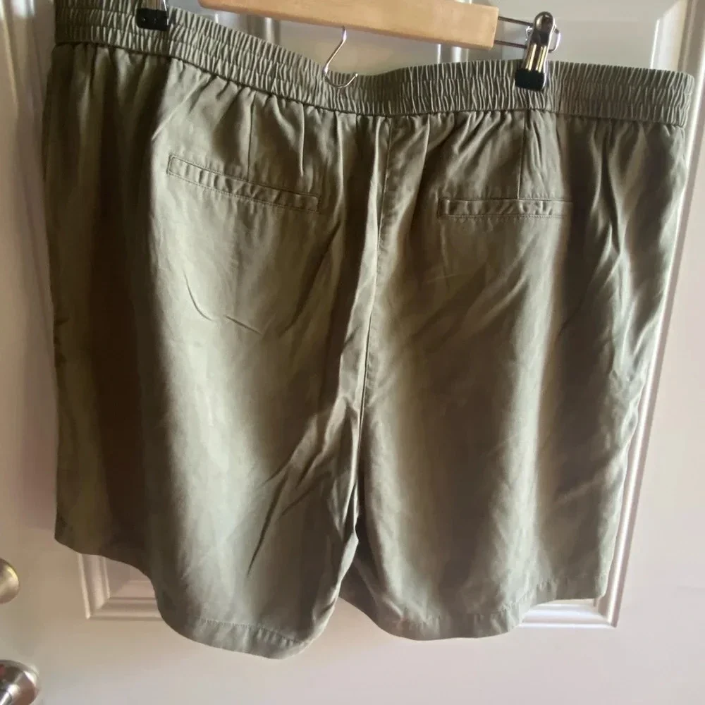 Talbots NWT Sage Green Flat Front Utility Pull On Shorts Athleisure Boho Sz 2X